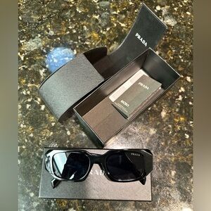 Black brand new sun glasses